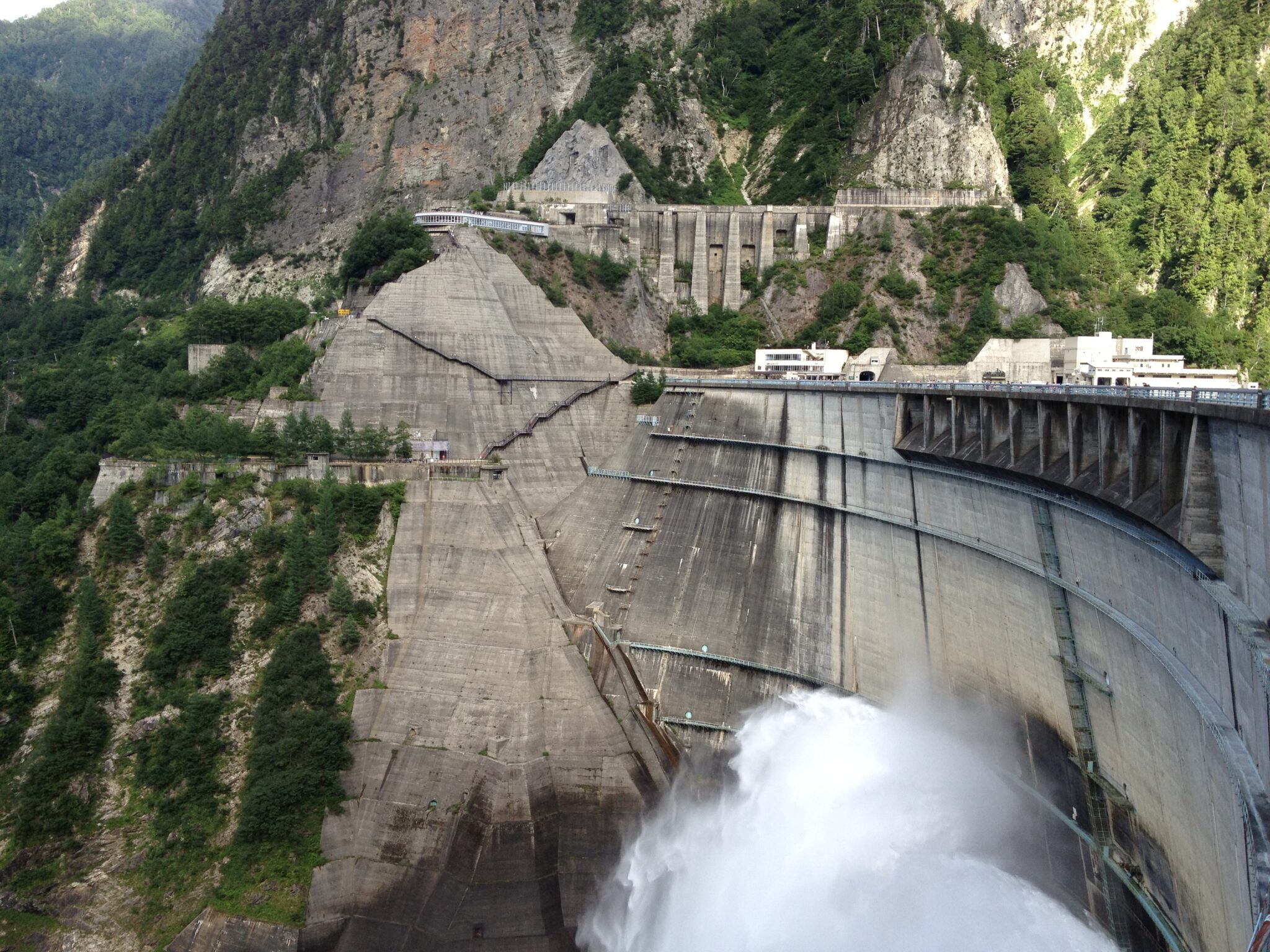 See the Kurobe Dam’s Water Discharge Event in 2021｜Tateyama Kurobe